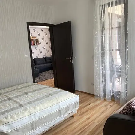 아파트 Luca Apartman