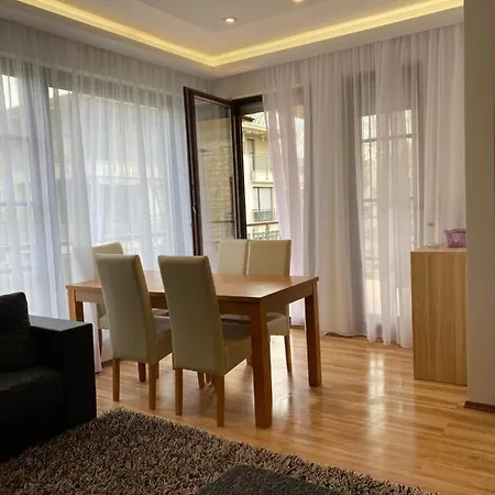 Luca Apartman * 자르마디