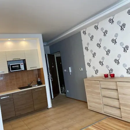 Luca Apartman 자르마디